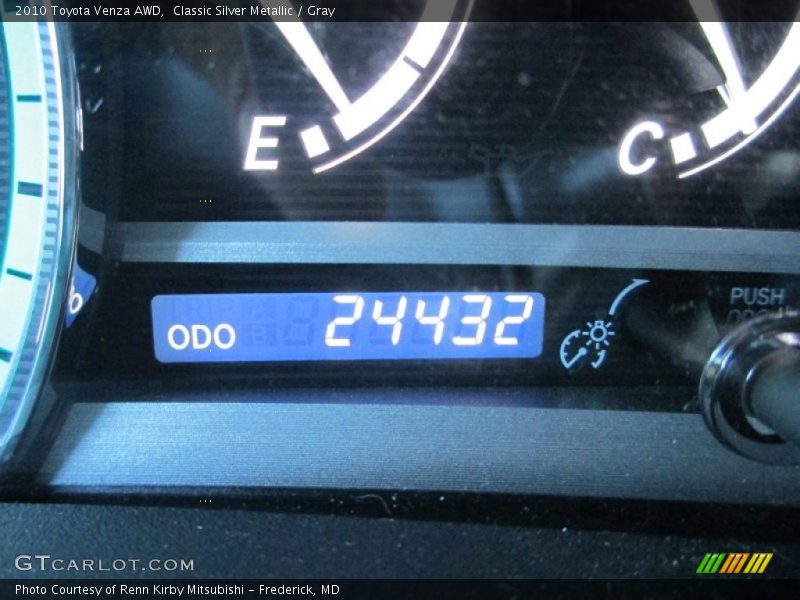 Classic Silver Metallic / Gray 2010 Toyota Venza AWD