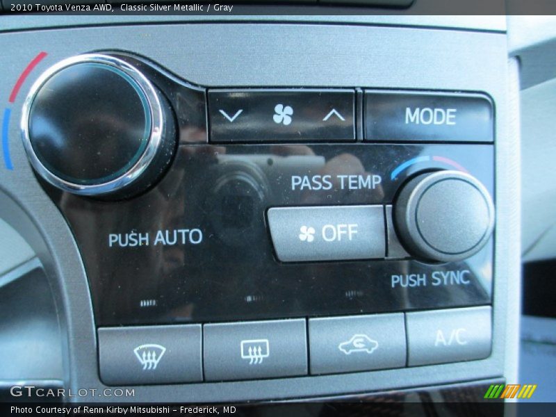 Classic Silver Metallic / Gray 2010 Toyota Venza AWD