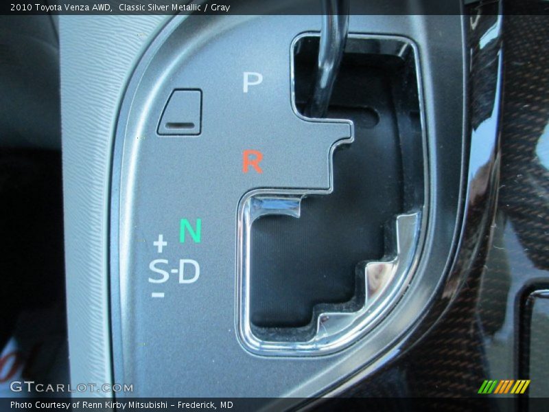 Classic Silver Metallic / Gray 2010 Toyota Venza AWD