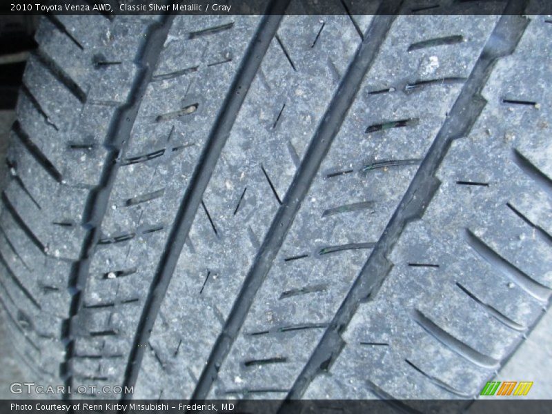 Classic Silver Metallic / Gray 2010 Toyota Venza AWD