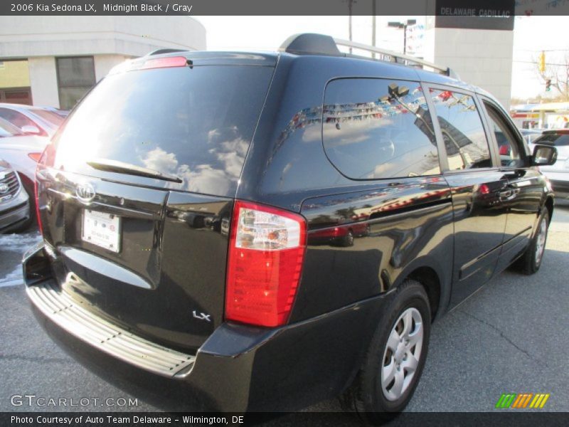 Midnight Black / Gray 2006 Kia Sedona LX