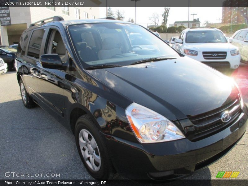 Midnight Black / Gray 2006 Kia Sedona LX