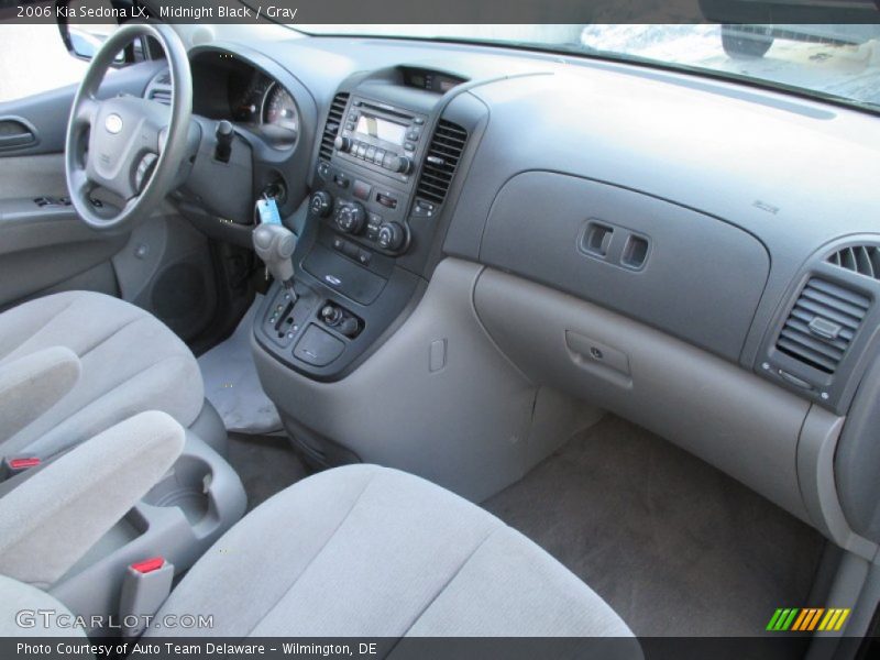 Midnight Black / Gray 2006 Kia Sedona LX