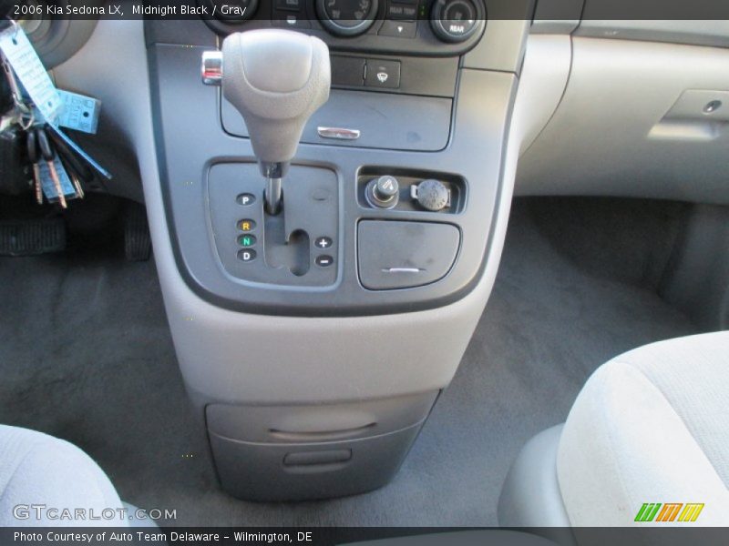 Midnight Black / Gray 2006 Kia Sedona LX
