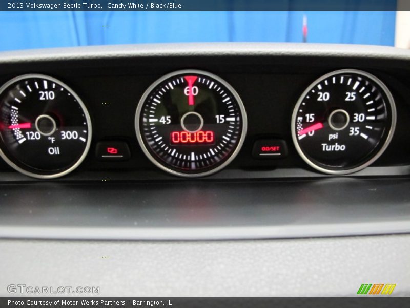 Candy White / Black/Blue 2013 Volkswagen Beetle Turbo