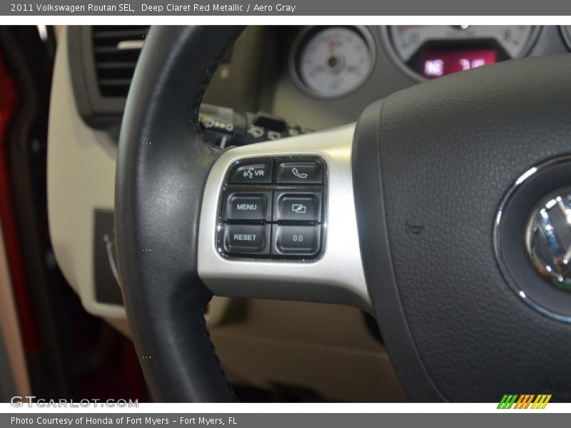 Deep Claret Red Metallic / Aero Gray 2011 Volkswagen Routan SEL