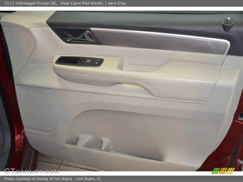 Deep Claret Red Metallic / Aero Gray 2011 Volkswagen Routan SEL