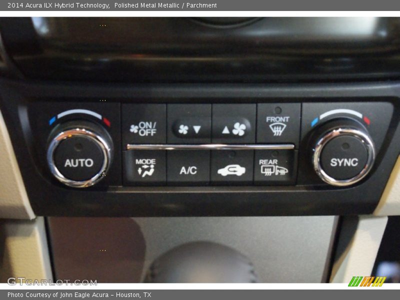 Controls of 2014 ILX Hybrid Technology