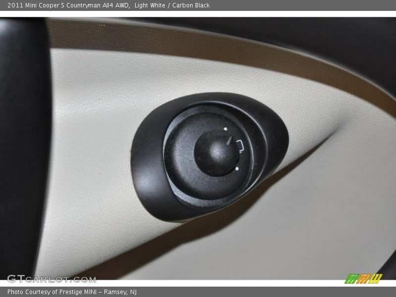 Light White / Carbon Black 2011 Mini Cooper S Countryman All4 AWD