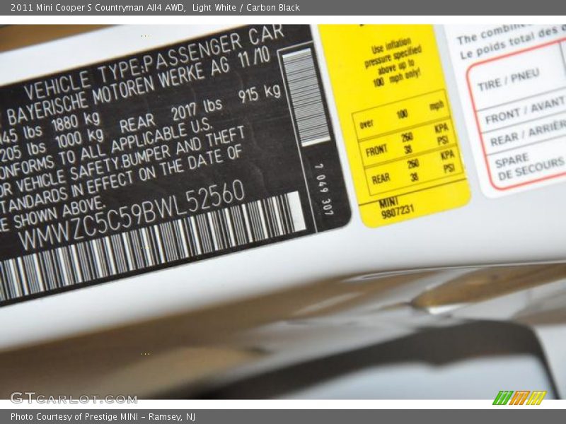 Light White / Carbon Black 2011 Mini Cooper S Countryman All4 AWD
