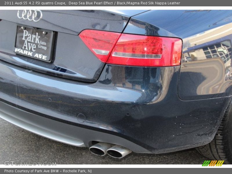 Deep Sea Blue Pearl Effect / Black/Magma Red Silk Nappa Leather 2011 Audi S5 4.2 FSI quattro Coupe