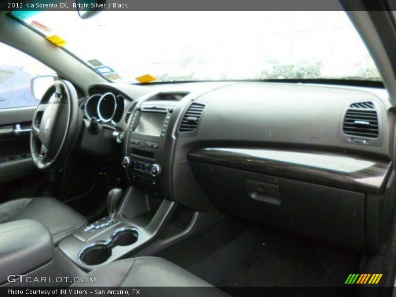Bright Silver / Black 2012 Kia Sorento EX