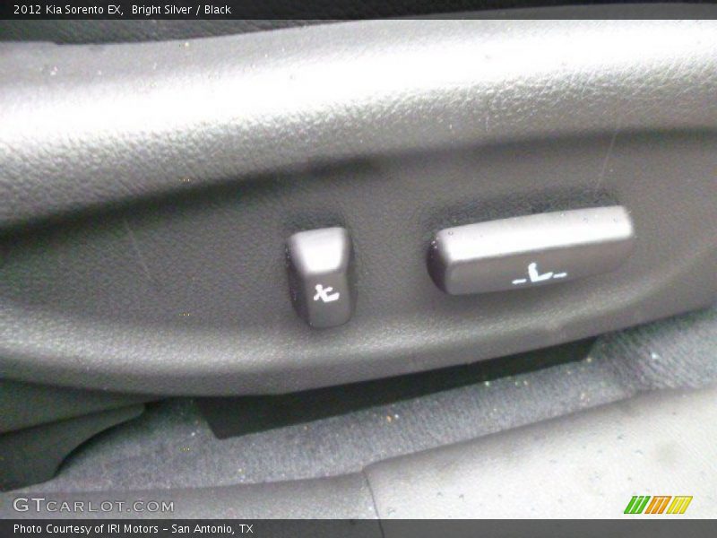 Bright Silver / Black 2012 Kia Sorento EX