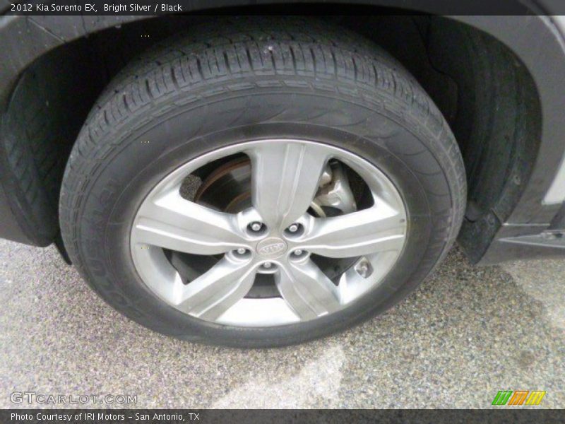 Bright Silver / Black 2012 Kia Sorento EX