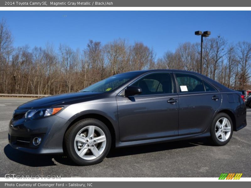 Magnetic Gray Metallic / Black/Ash 2014 Toyota Camry SE