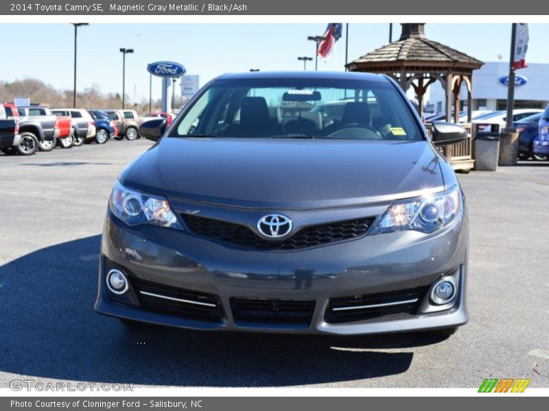 Magnetic Gray Metallic / Black/Ash 2014 Toyota Camry SE
