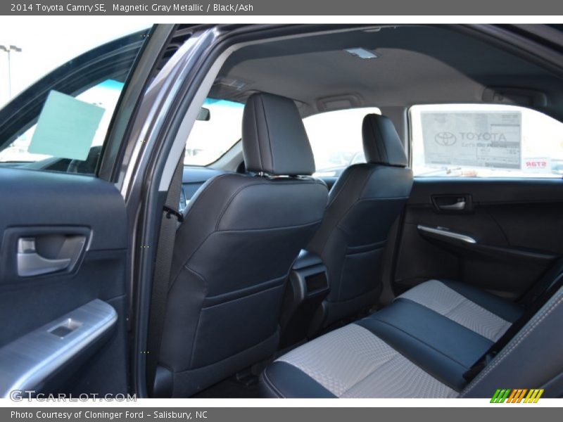 Magnetic Gray Metallic / Black/Ash 2014 Toyota Camry SE