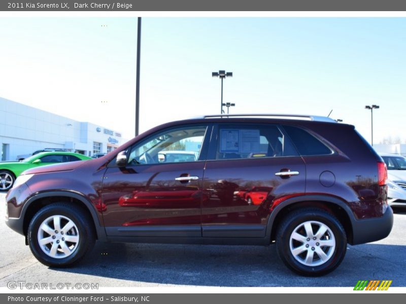 Dark Cherry / Beige 2011 Kia Sorento LX