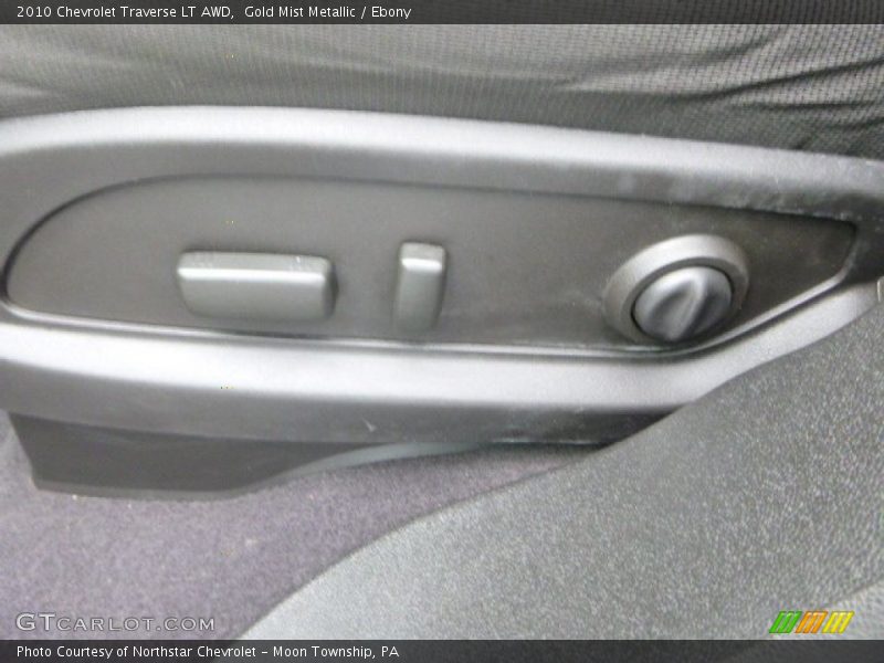 Gold Mist Metallic / Ebony 2010 Chevrolet Traverse LT AWD