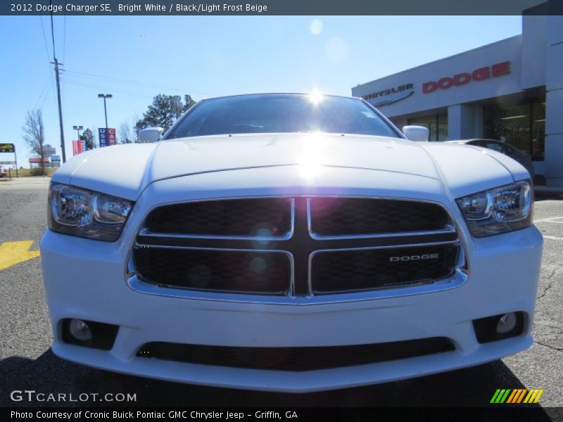 Bright White / Black/Light Frost Beige 2012 Dodge Charger SE