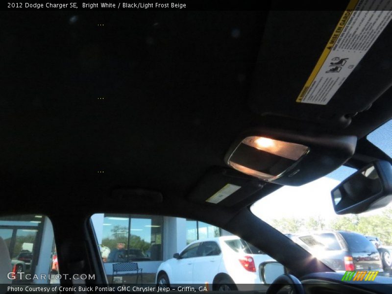 Bright White / Black/Light Frost Beige 2012 Dodge Charger SE