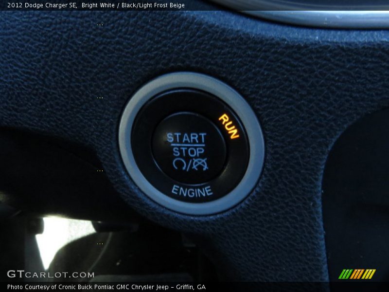 Bright White / Black/Light Frost Beige 2012 Dodge Charger SE