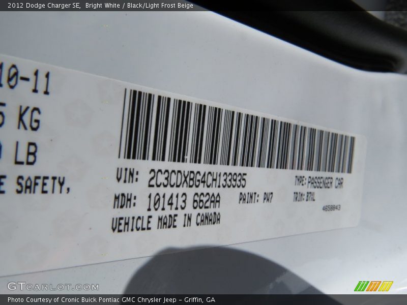 Bright White / Black/Light Frost Beige 2012 Dodge Charger SE