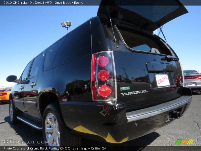 Onyx Black / Ebony 2010 GMC Yukon XL Denali AWD