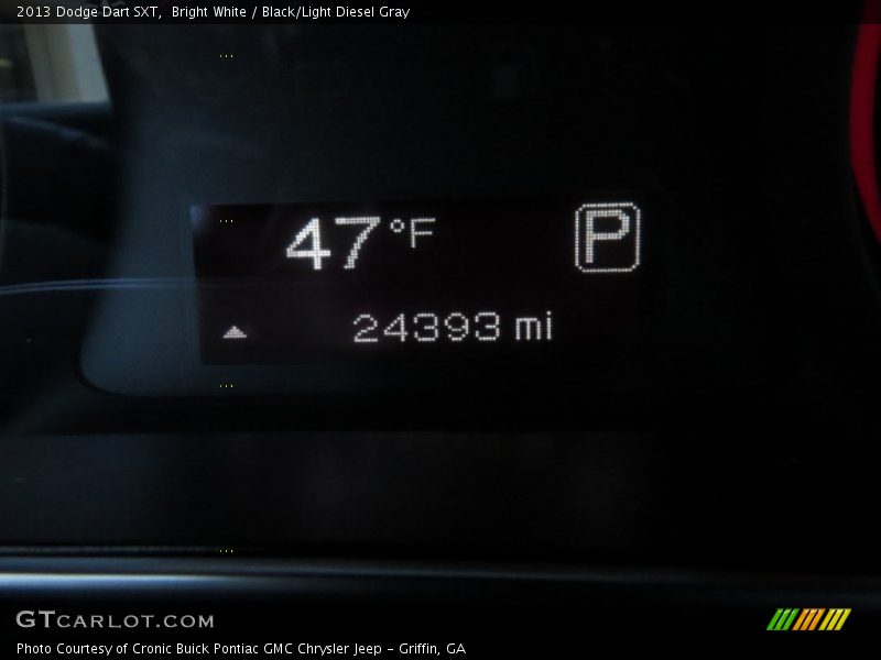 Bright White / Black/Light Diesel Gray 2013 Dodge Dart SXT