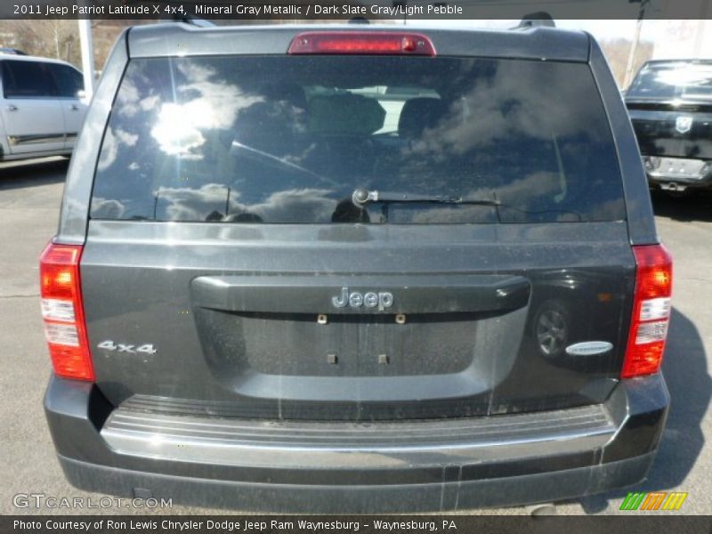 Mineral Gray Metallic / Dark Slate Gray/Light Pebble 2011 Jeep Patriot Latitude X 4x4
