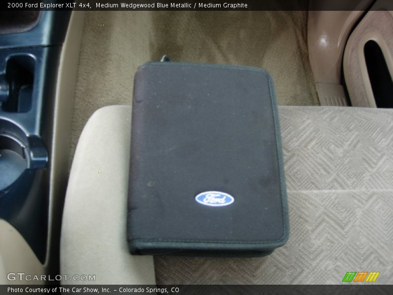 Medium Wedgewood Blue Metallic / Medium Graphite 2000 Ford Explorer XLT 4x4
