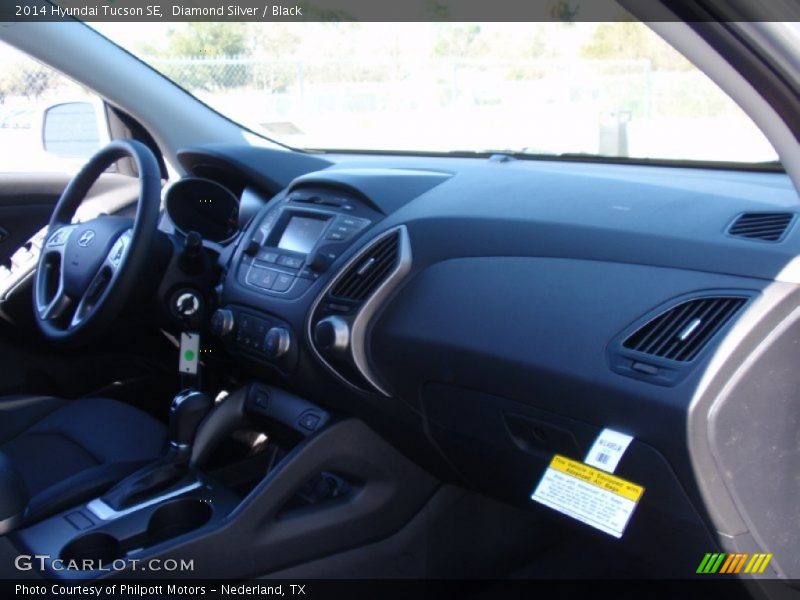 Diamond Silver / Black 2014 Hyundai Tucson SE