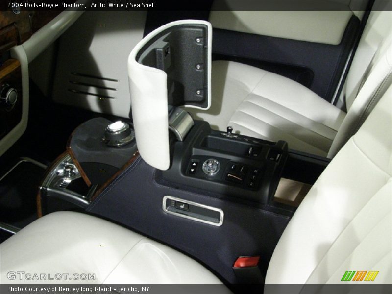Arctic White / Sea Shell 2004 Rolls-Royce Phantom