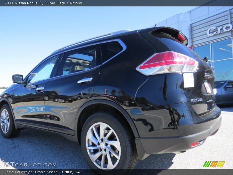 Super Black / Almond 2014 Nissan Rogue SL