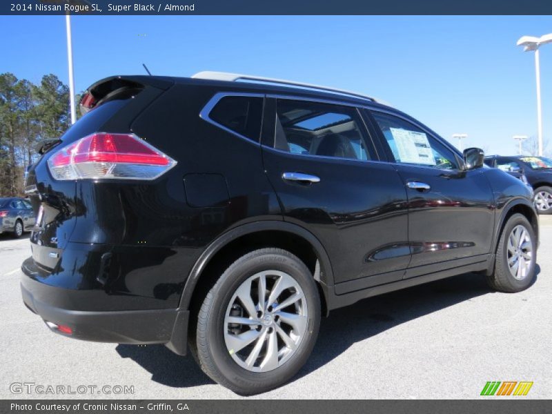 Super Black / Almond 2014 Nissan Rogue SL