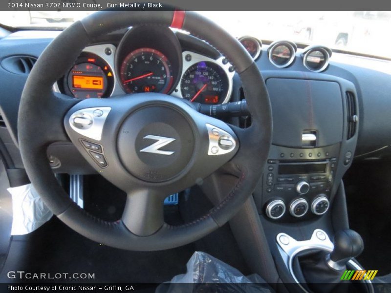 Dashboard of 2014 370Z NISMO Coupe