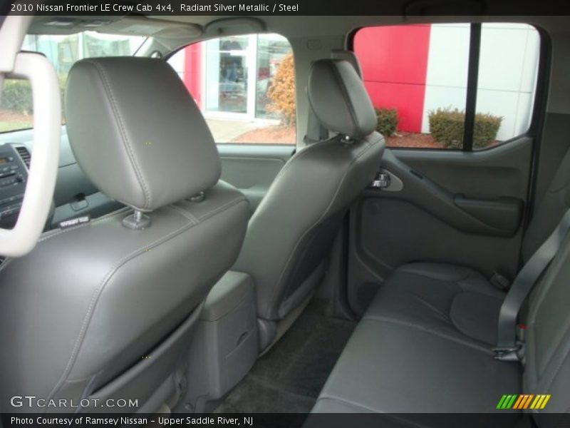 Radiant Silver Metallic / Steel 2010 Nissan Frontier LE Crew Cab 4x4