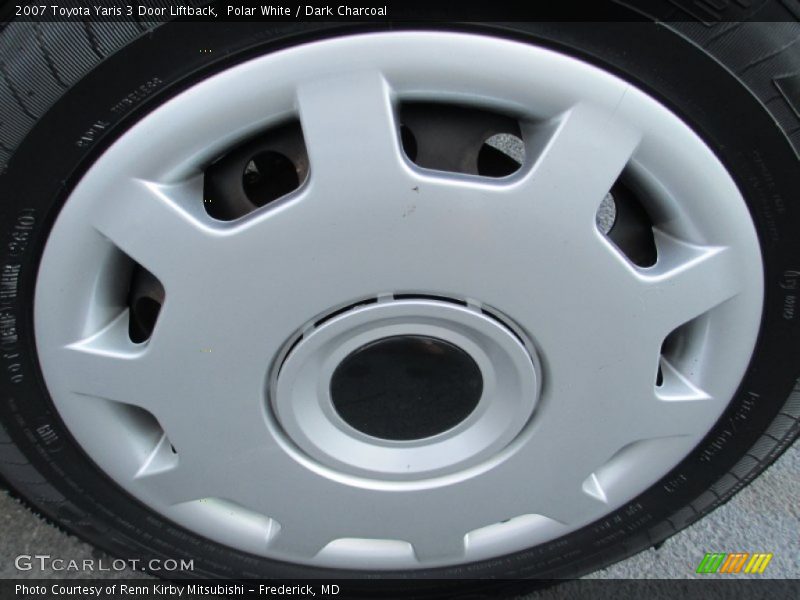 Polar White / Dark Charcoal 2007 Toyota Yaris 3 Door Liftback