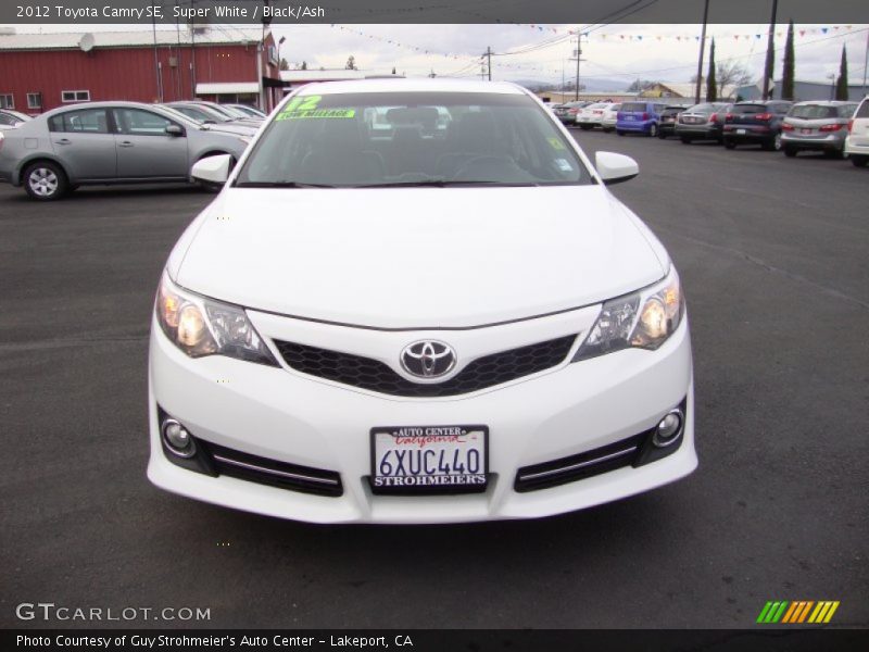 Super White / Black/Ash 2012 Toyota Camry SE