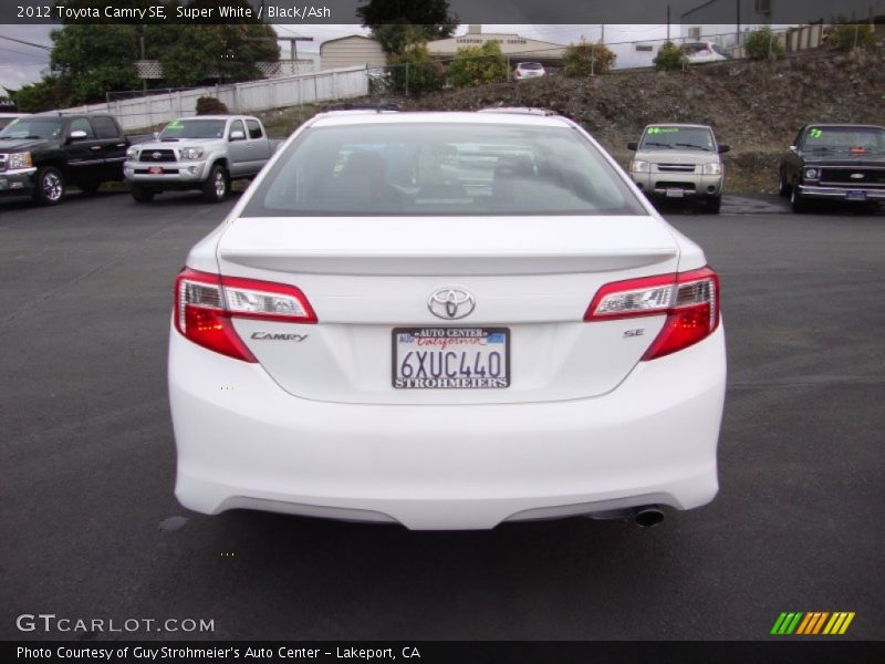 Super White / Black/Ash 2012 Toyota Camry SE