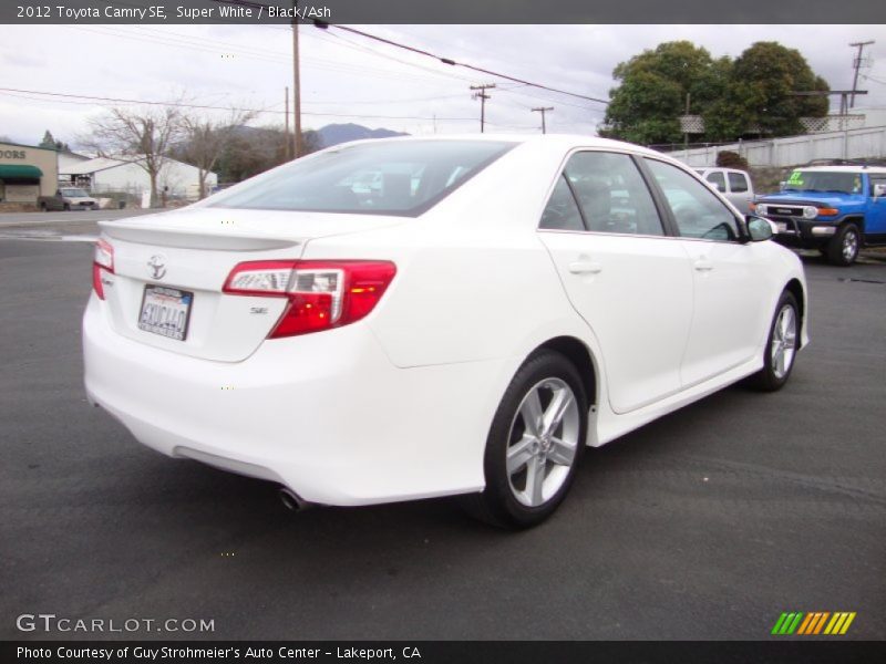 Super White / Black/Ash 2012 Toyota Camry SE