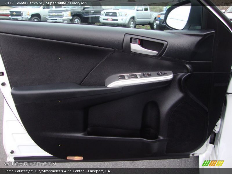 Super White / Black/Ash 2012 Toyota Camry SE