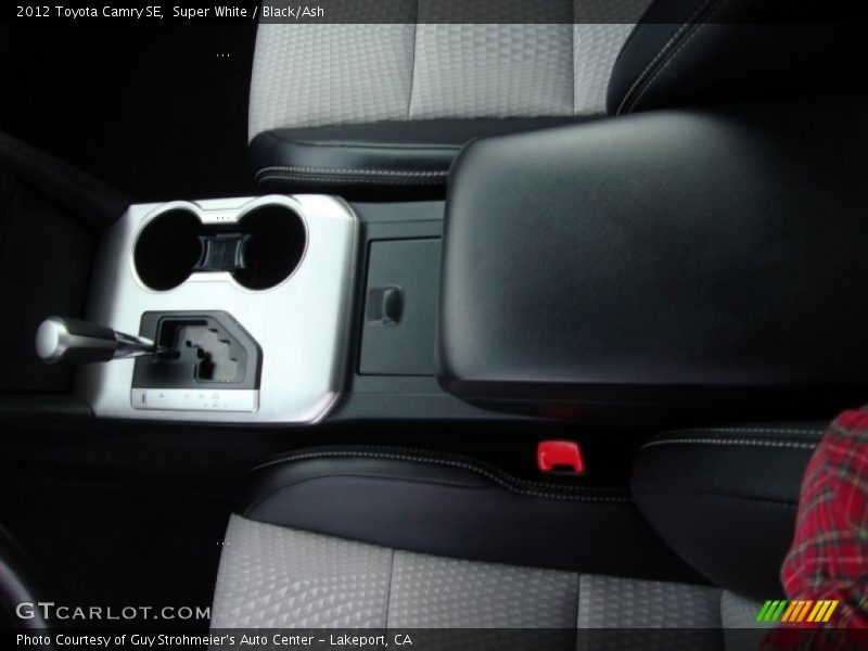 Super White / Black/Ash 2012 Toyota Camry SE
