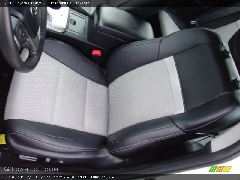 Super White / Black/Ash 2012 Toyota Camry SE