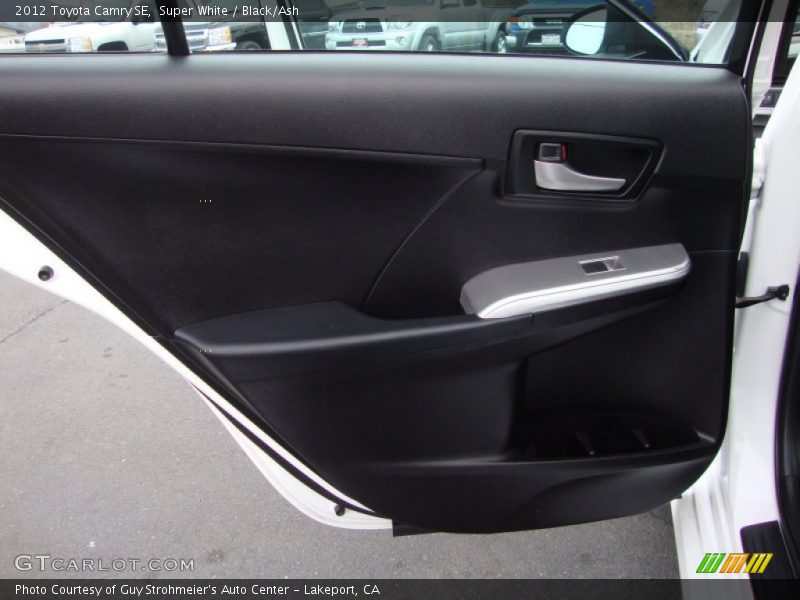 Super White / Black/Ash 2012 Toyota Camry SE