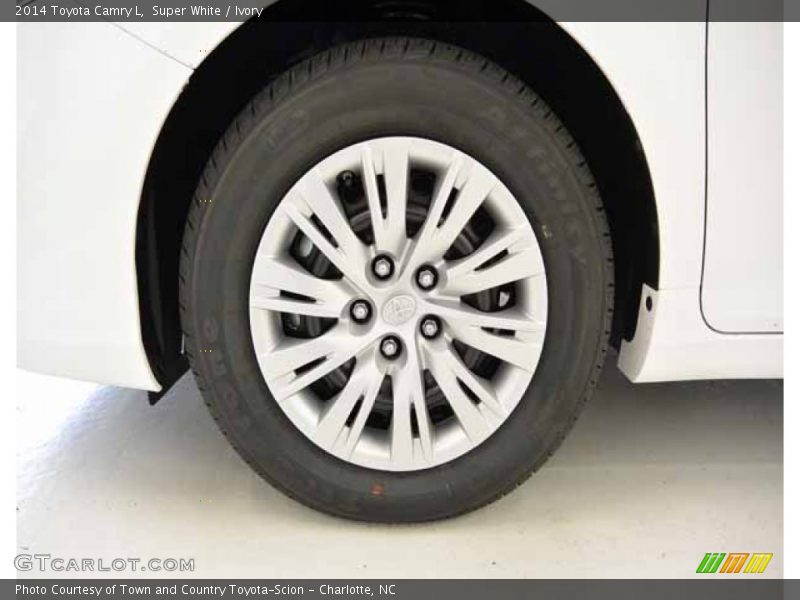 Super White / Ivory 2014 Toyota Camry L