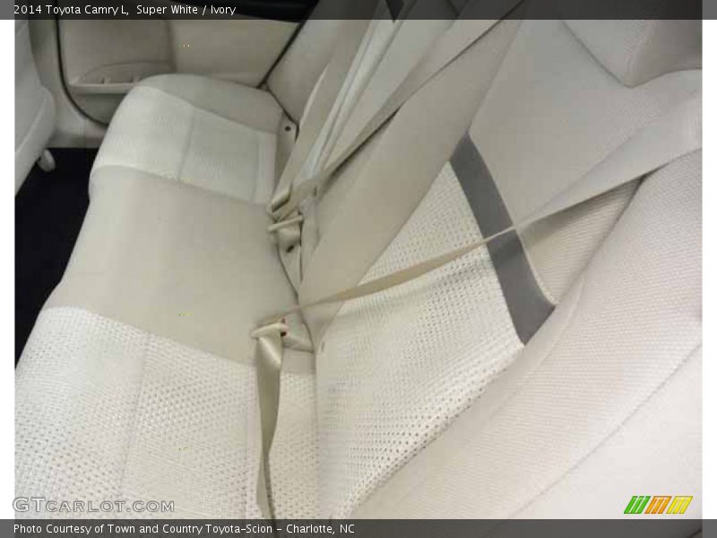 Super White / Ivory 2014 Toyota Camry L