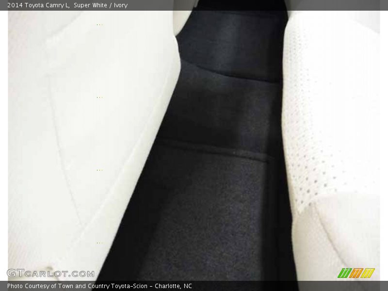 Super White / Ivory 2014 Toyota Camry L