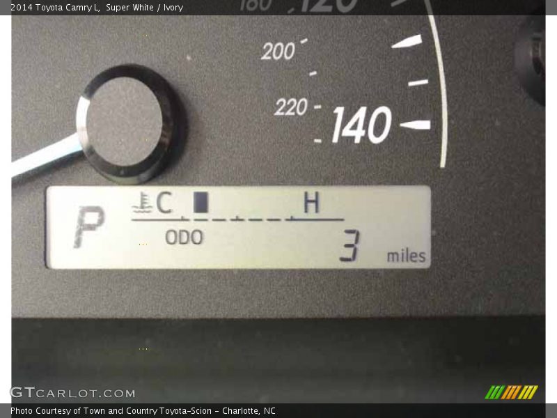 Super White / Ivory 2014 Toyota Camry L