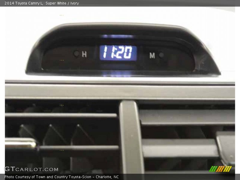 Super White / Ivory 2014 Toyota Camry L
